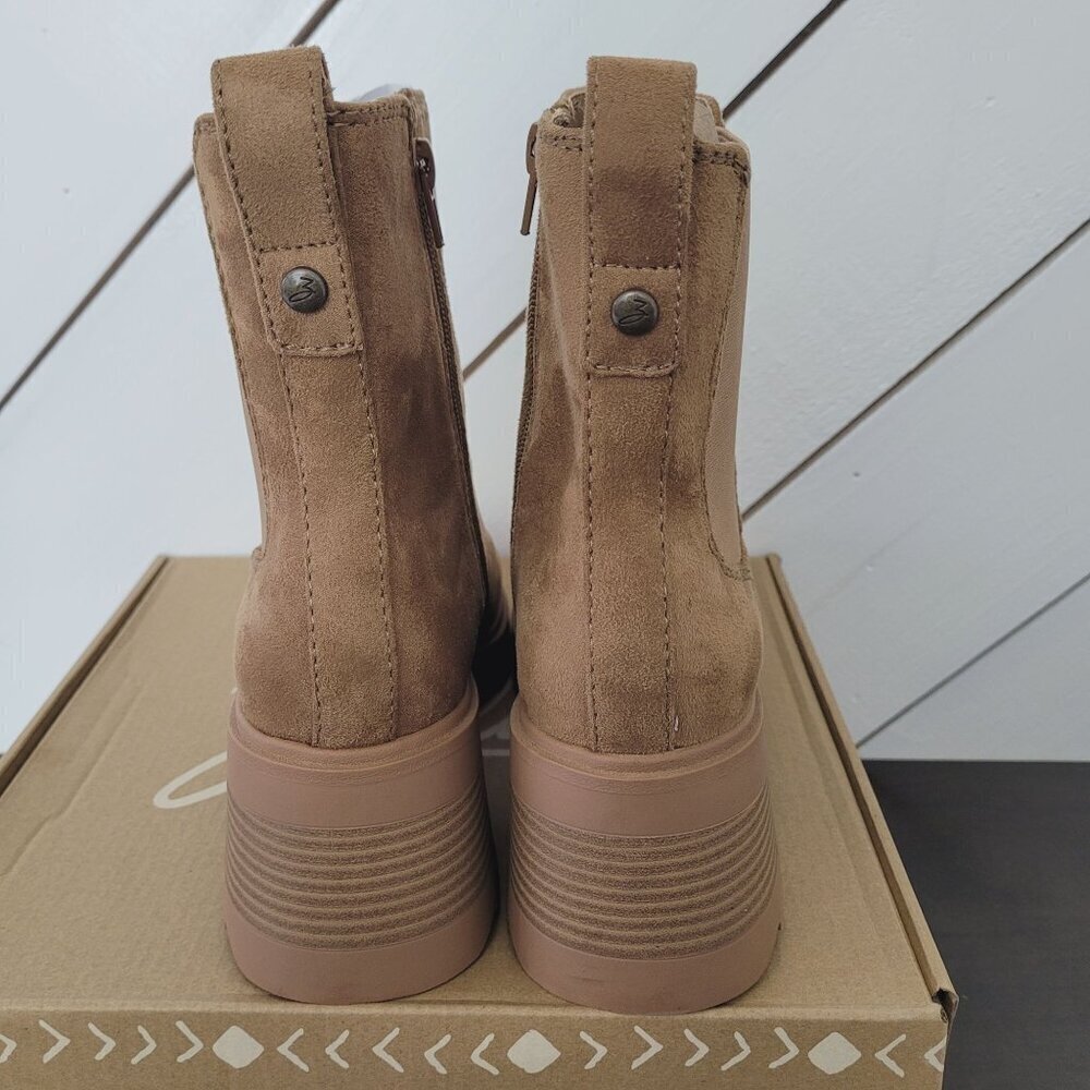 NWT Zodiac Teresa-Chelsea Womens 7M Tan Faux Suede Chunky Heel Ankle Boots - Picture 6 of 9